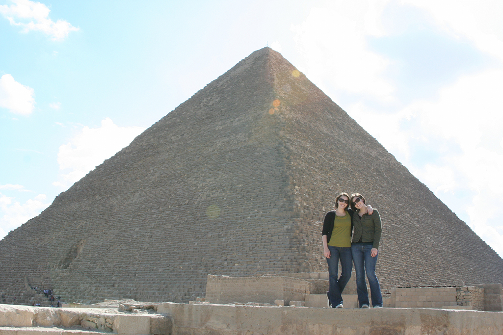 twins at the great pyramid