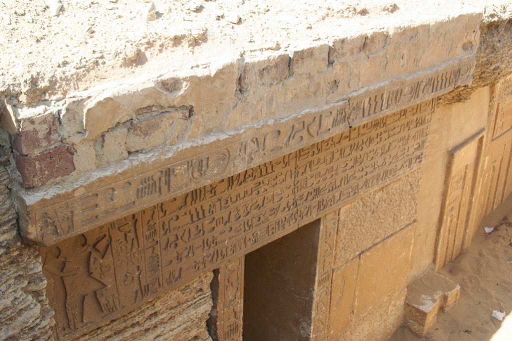 saqqara tomb entrance_small