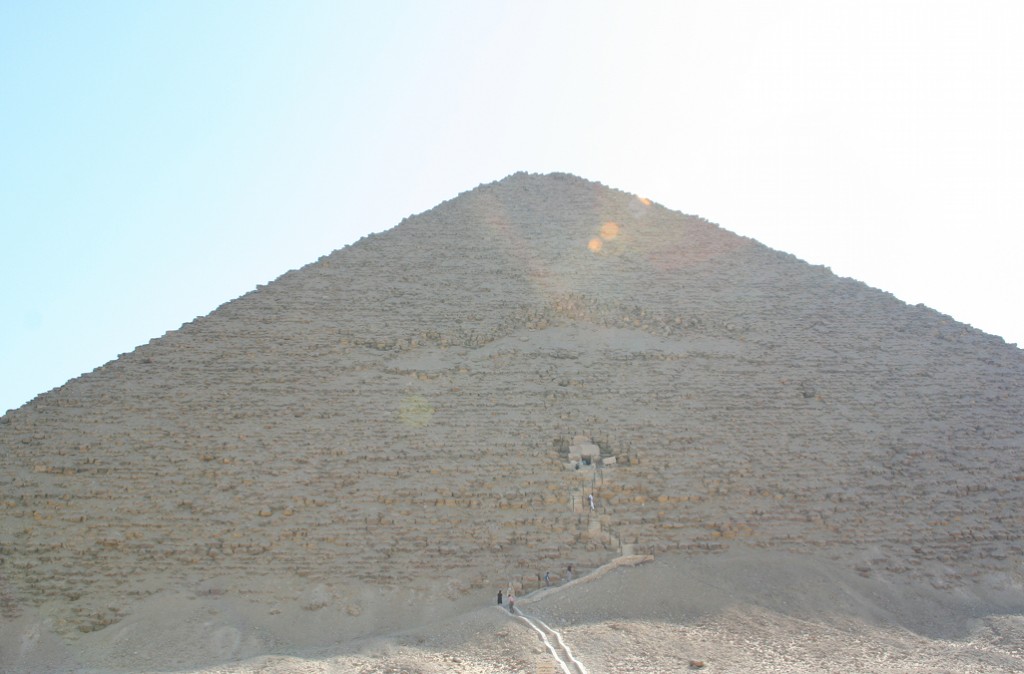 steps to the red pyramid_small
